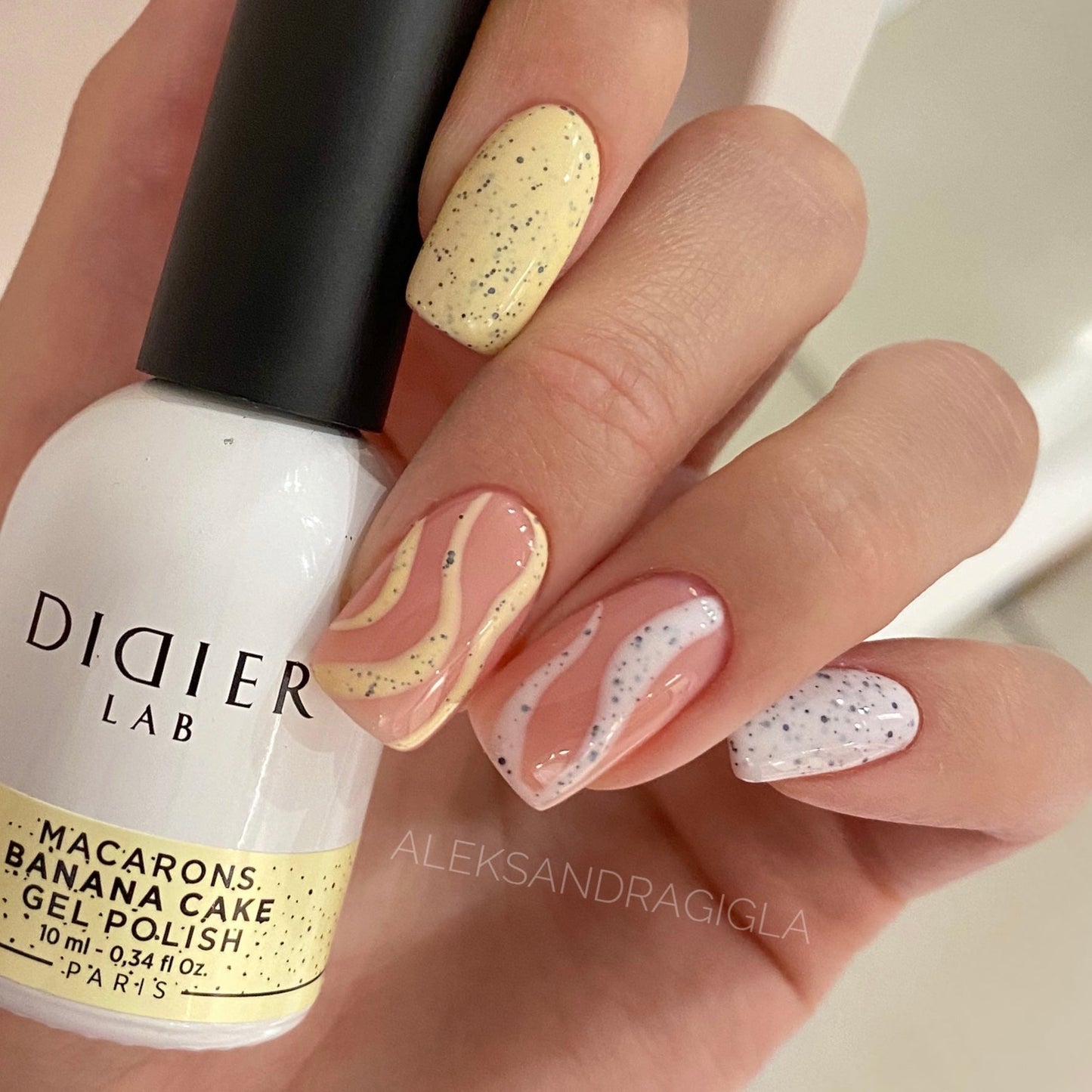 Gel Polish Macarons, Didier Lab, Banana Cake